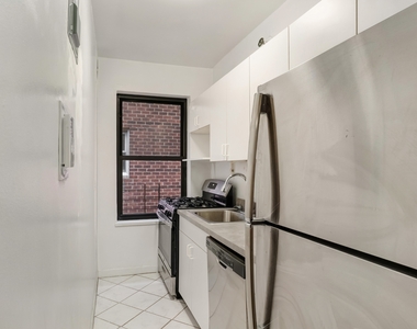 162 West 55th Street - Photo Thumbnail 4