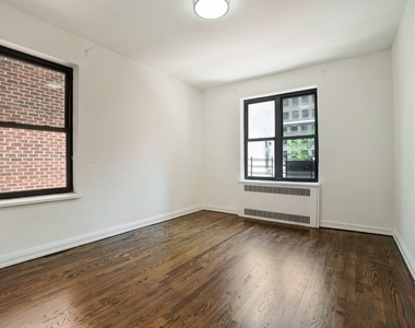 162 West 55th Street - Photo Thumbnail 0