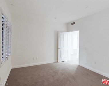 11847 Gorham Ave Apt 210 - Photo Thumbnail 7