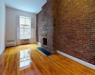 417 East 87 Street - Photo Thumbnail 2