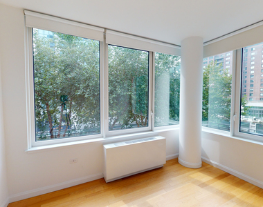 795 Columbus Avenue - Photo Thumbnail 7