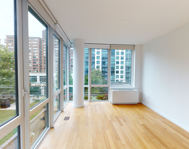 795 Columbus Avenue - Photo Thumbnail 5