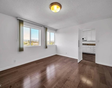 10717 Wilshire Blvd Apt 409 - Photo Thumbnail 1