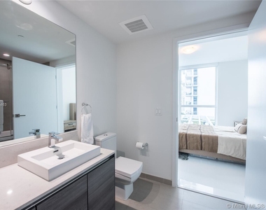 1080 Brickell Ave - Photo Thumbnail 8