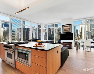 207 East 57th Street - Photo Thumbnail 0