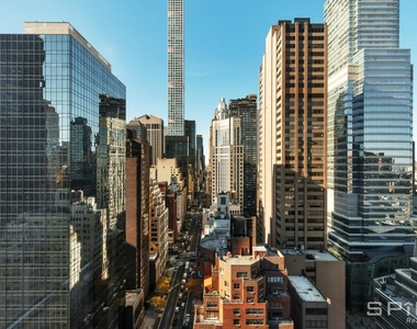 207 East 57th Street - Photo Thumbnail 1