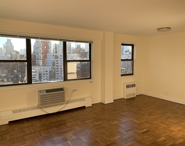 420 East 79th Street - Photo Thumbnail 4