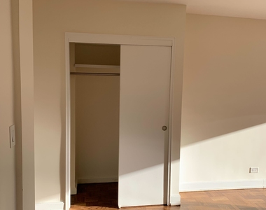 420 East 79th Street - Photo Thumbnail 6