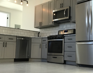 150 Waterbury St - Photo Thumbnail 2