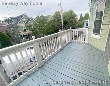 Burnside Ave - Photo Thumbnail 11