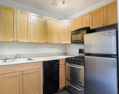 539 East 6th Street - Photo Thumbnail 4