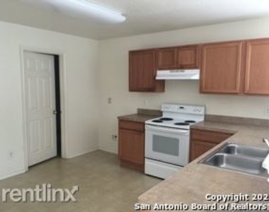 4614 Ida Spring Dr - Photo Thumbnail 5