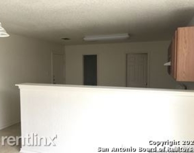 4614 Ida Spring Dr - Photo Thumbnail 4