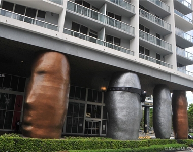 485 Brickell Ave - Photo Thumbnail 25