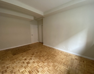 E 51st St - NO FEE - Luxury Building - Photo Thumbnail 7