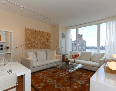 160 West 62nd Street - Photo Thumbnail 2