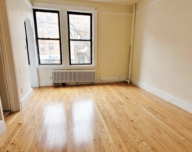 25-25 Steinway Street - Photo Thumbnail 1