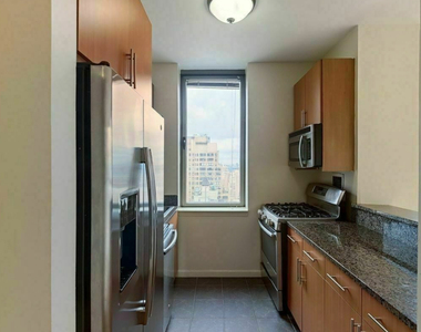 100 West 26th Street - Photo Thumbnail 1