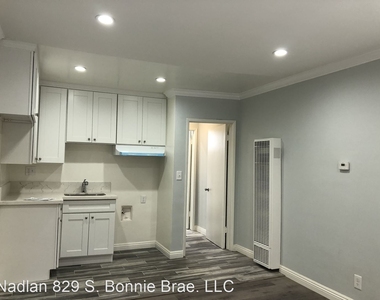 829 S. Bonnie Brae - Photo Thumbnail 2