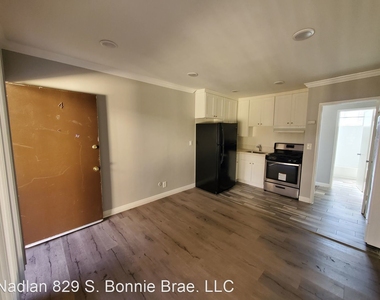 829 S. Bonnie Brae - Photo Thumbnail 12