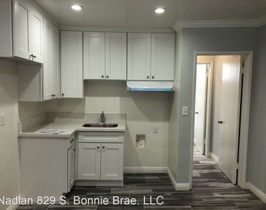 829 S. Bonnie Brae - Photo Thumbnail 3