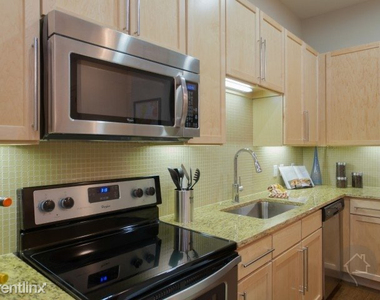 1755 Crescent Plaza Dr - Photo Thumbnail 4