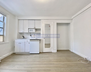 321 East 43rd Street - Photo Thumbnail 1