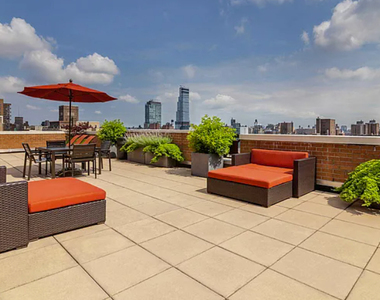 West 95 Street  - Photo Thumbnail 7