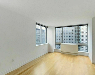 E 44th St - NO FEE - Luxury Building - Photo Thumbnail 5