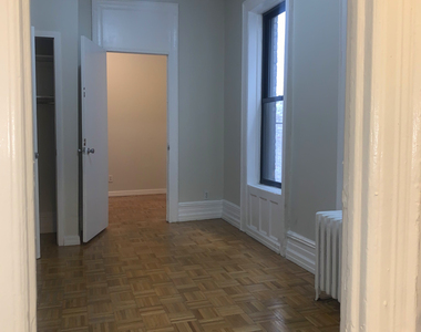 328 East 78th Street - Photo Thumbnail 2