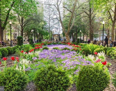 222 W Rittenhouse Square - Photo Thumbnail 14