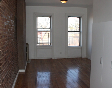 518 Bainbridge Street - Photo Thumbnail 7