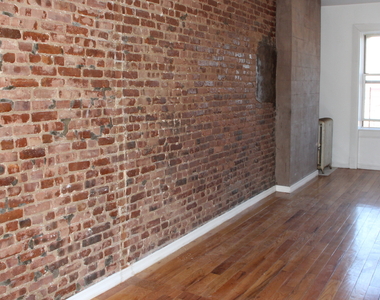 518 Bainbridge Street - Photo Thumbnail 3