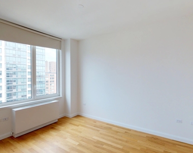 795 Columbus Avenue - Photo Thumbnail 2