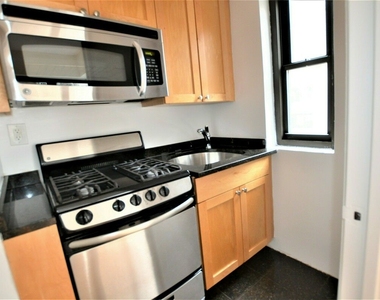 141 East 56th Street - Photo Thumbnail 2