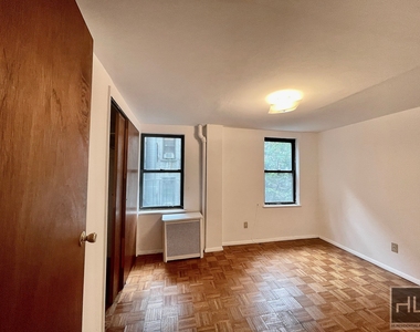 341 East 5 Street - Photo Thumbnail 3