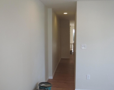 5913 N Broad Street - Photo Thumbnail 12