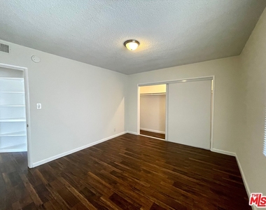 11727 Mayfield Ave - Photo Thumbnail 38