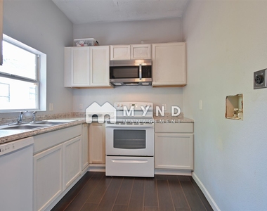 1606 Ruthven St Apt A - Photo Thumbnail 3