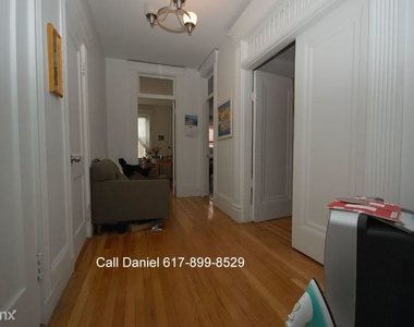 1109 Boylston St - Photo Thumbnail 2