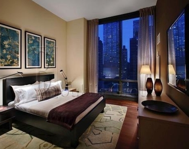 200 West 67th Street - Photo Thumbnail 2