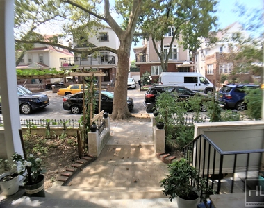 719 East 5 Street - Photo Thumbnail 10