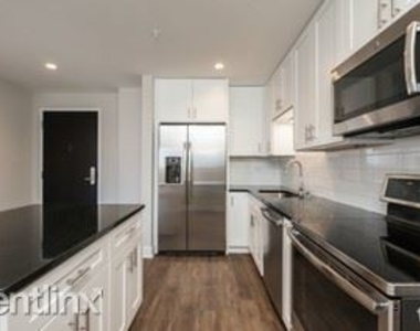 3833 N Broadway St 208 - Photo Thumbnail 1