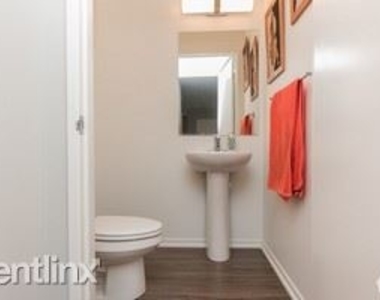 200 E Illinois St 3910 - Photo Thumbnail 17