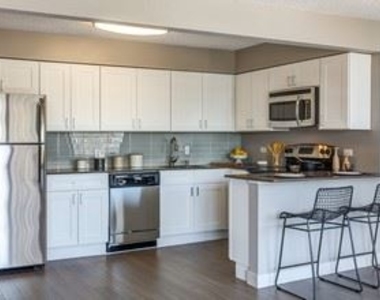 2555 N Clark St 1403 - Photo Thumbnail 1