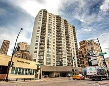 2555 N Clark St 1102 - Photo Thumbnail 16