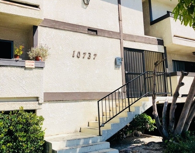 ***10737 Palms Blvd - Photo Thumbnail 2