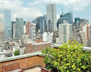 444 West 35th Street - Photo Thumbnail 0