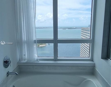 951 Brickell Ave - Photo Thumbnail 5