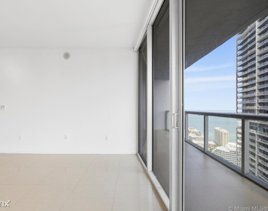 475 Brickell Ave - Photo Thumbnail 10